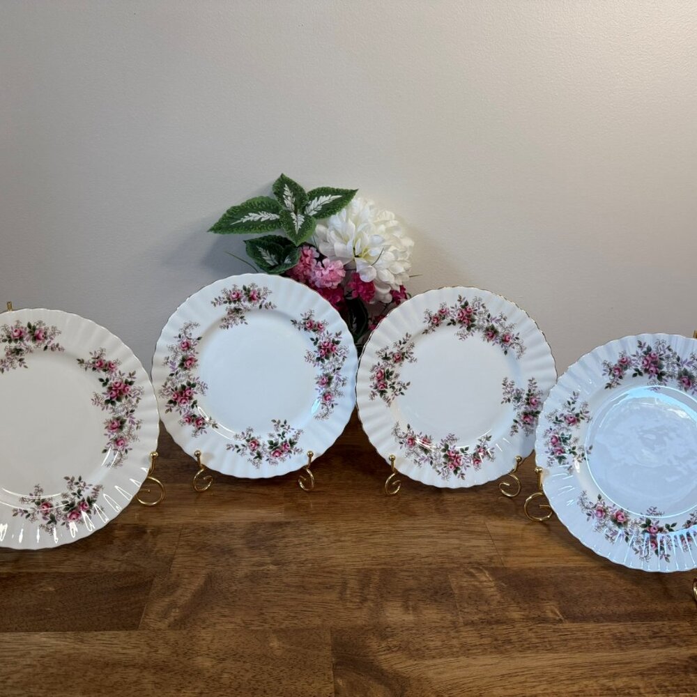 Royal Albert Lavender Rose Bread and Butter Plates Set of 4 Vintage Bone‎ China